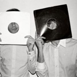 2 ManyDJs